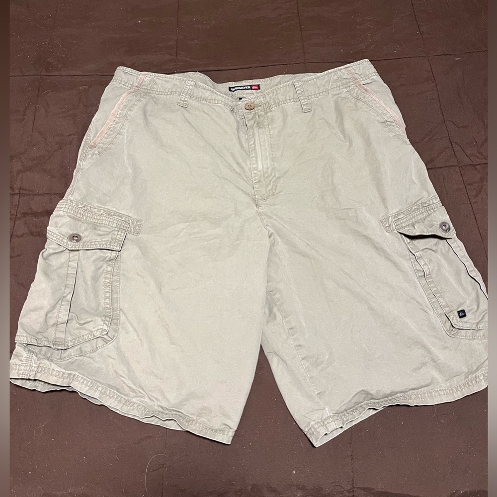 Quicksilver men’s khaki shorts size 40